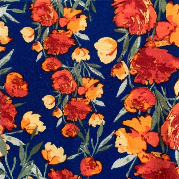 LuLaRoe Print Blocked Classic Tee - Picture 4 of 4